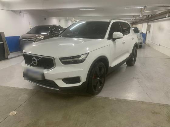 VOLVO XC40 2.0 T4 GASOLINA MOMENTUM GEARTRONIC VOLVO XC40 2.0 T4 GASOLINA MOMENTUM GEARTRONIC